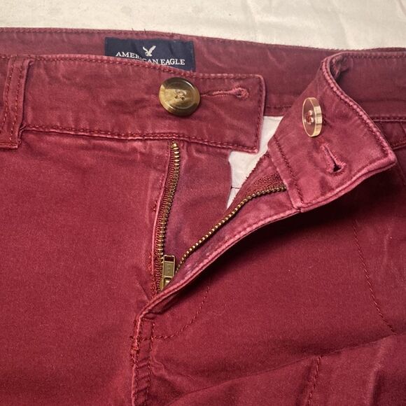 American Eagle Outfitters Womens Maroon Midi Stretch Shorts Size 8 Regular NWOT - Picture 3 of 8